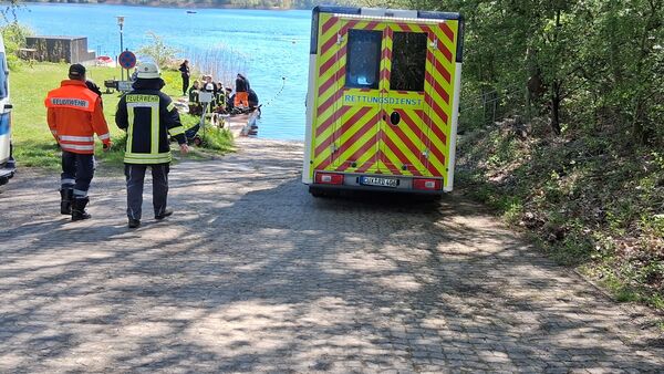 Tauchunfall im Hemmoorer Kreidesee: Taucher schwer verletzt - Hubschrauber im Einsatz