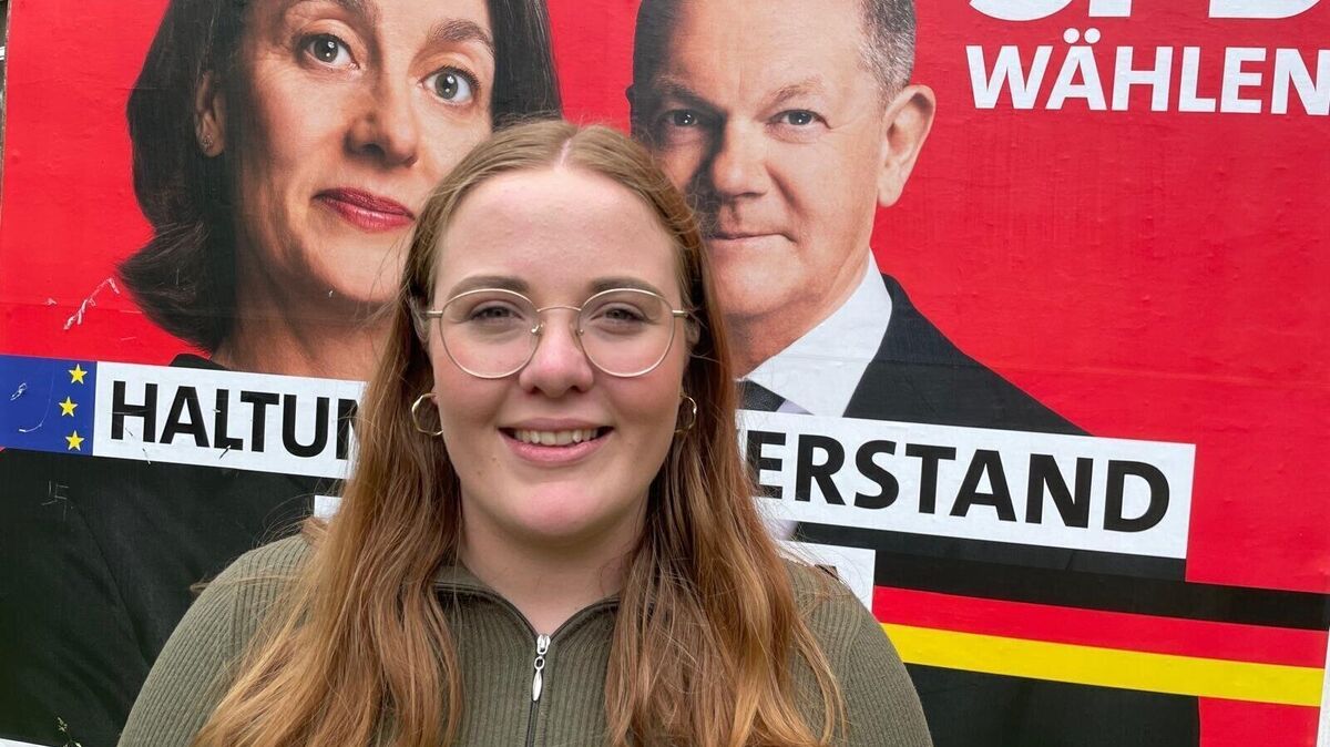 Kirsti Elle (22) ist die jüngste Kandidatin der SPD. Im Wahlkampf motiviert sie die Leute, am Sonntag demokratisch zu wählen. Foto: Kramp