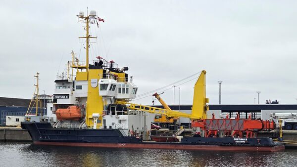 "Fortuna B" liegt abgeschirmt im Cuxhavener Hafen: Trackingdaten werfen Fragen auf