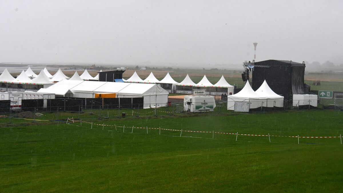 Das Elbstrand Festival am Otterndorfer Grünstand ist wegen der Regenmengen abgesagt. Foto: Schröder