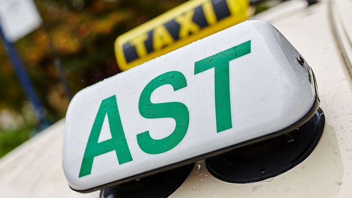 Das AST-Angebot in der Samtgemeinde Land Hadeln soll ausgeweitet werden. Ab September können die Fahrgäste mit dem Anrufsammeltaxi bis nach Hemmoor fahren. Foto: dpa