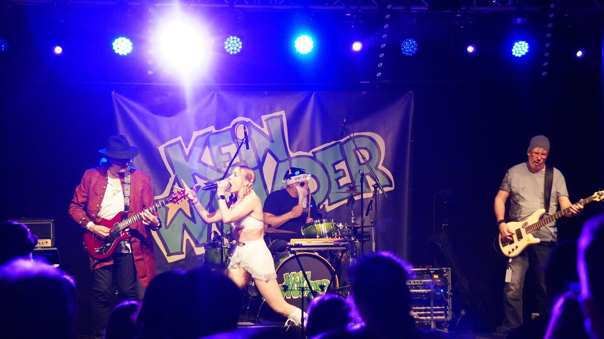 "Kein Wunder" liefert Indie-Punk-Rock und mehr als oberflächlichen Rock. Foto: Brettschneider