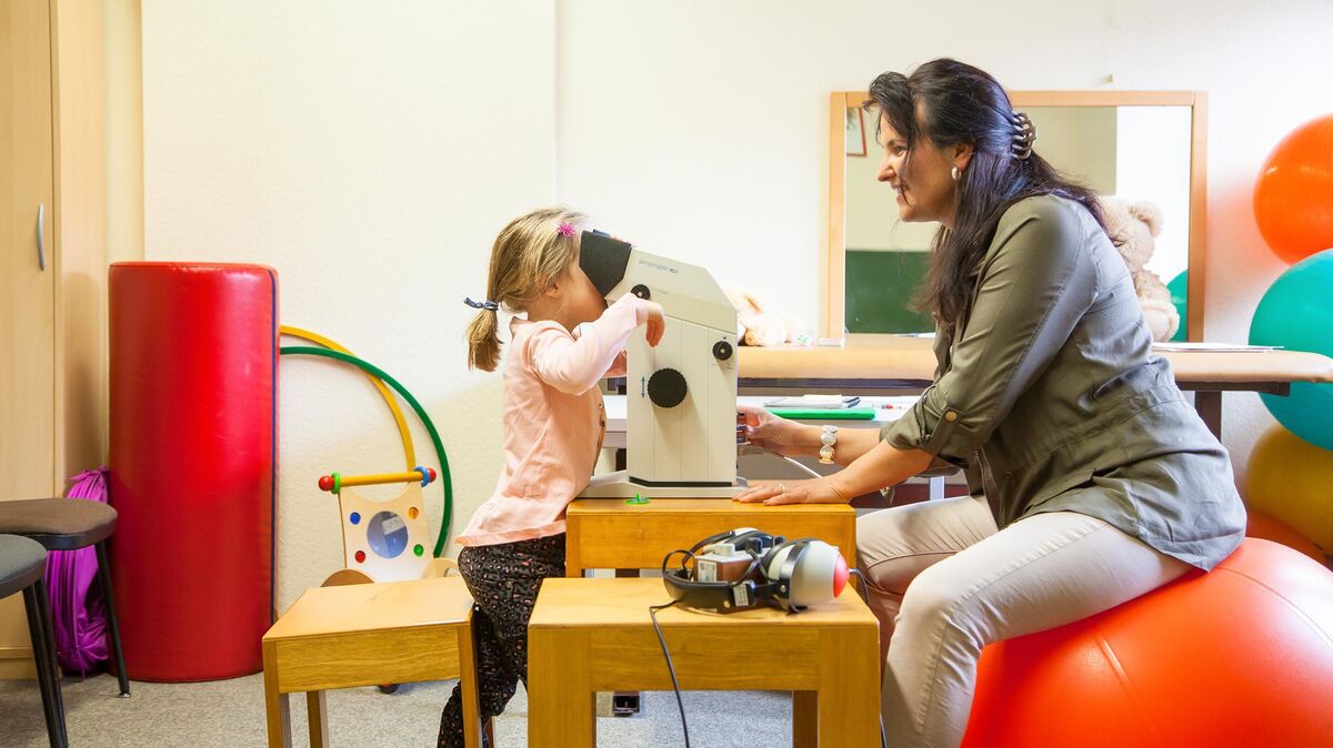 Die verschiedenen Bestandteile der Schuleingangsuntersuchung helfen, rechtzeitig vor Schulstart möglichen bisher unentdeckten Defiziten auf die Spur zu kommen. Foto: Teschner