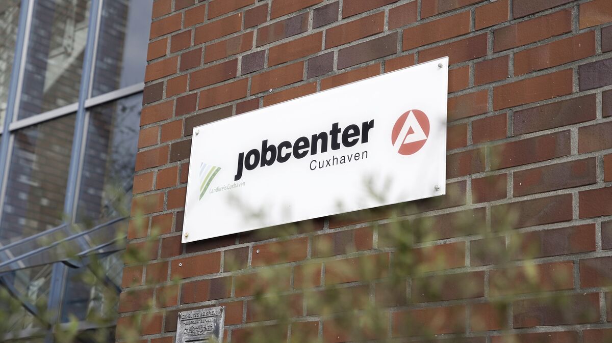 Im Jobcenter geht es um Arbeit, Geld, Existenz. Dabei kochen oft Emotionen und Gewaltbereitschaft hoch. Foto: Keck