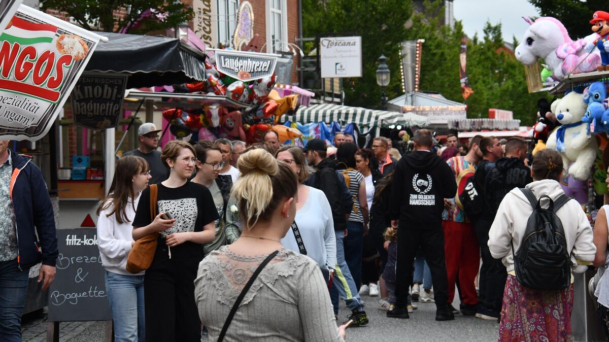 Das Warten hat bald ein Ende: Am Freitag, 24. Juli, und Sonnabend, 25. Juli, verwandelt sich die Otterndorfer Altstadt erneut in eine große Feiermeile. Foto: Schröder