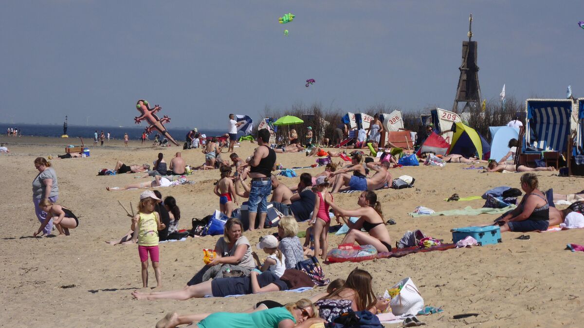 So voll wie auf unserem Bild aus dem Jahr 2018 könnte es auch in den kommenden Tagen an den Stränden in Cuxhaven werden, da die Hitzewelle auch den Landkreis Cuxhaven erreicht. Archivfoto: Reese-Winne 