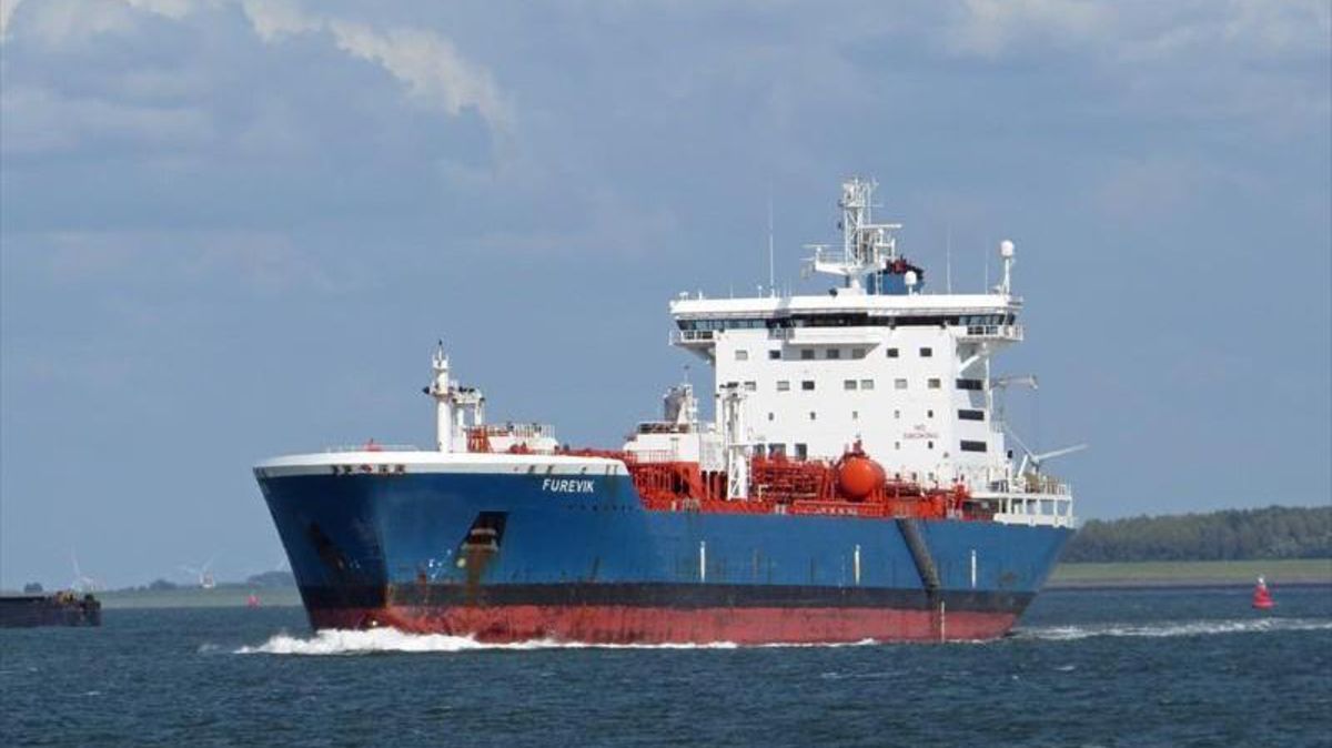 Die "Furevik" musste auf der Elbe notankern. Foto/Screenshot: Dalek Swift. UK/Marinetraffic