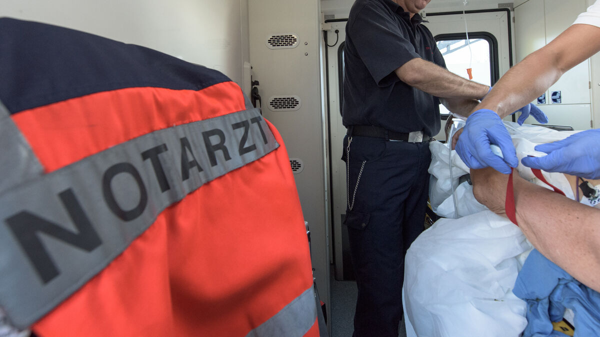 Die Frau wurde bei dem Unfall schwer verletzt und kam ins Krankenhaus. Symbolfoto: Patrick Seeger/dpa
