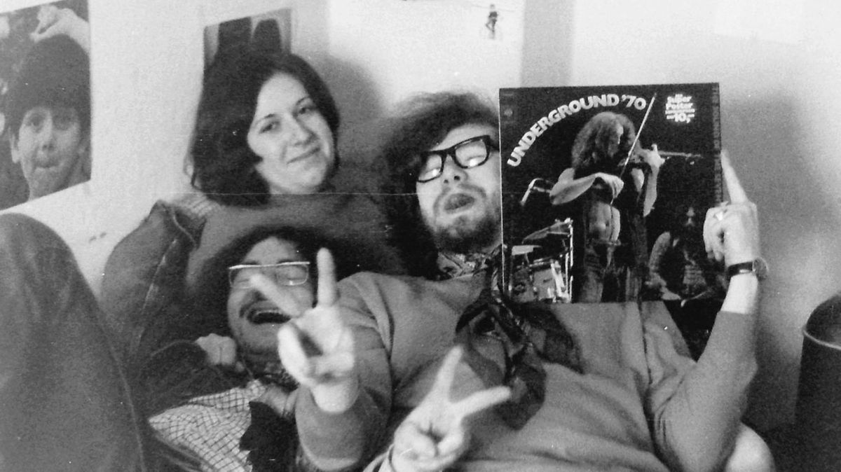 Lange Haare und psychedelische Musik: Die Jugend rebellierte in den Jahren um 1968 auch modisch und beim Musikgeschmack gegen die althergebrachten gesellschaftlichen Konventionen. Foto: Museum für Kommunikation Berlin