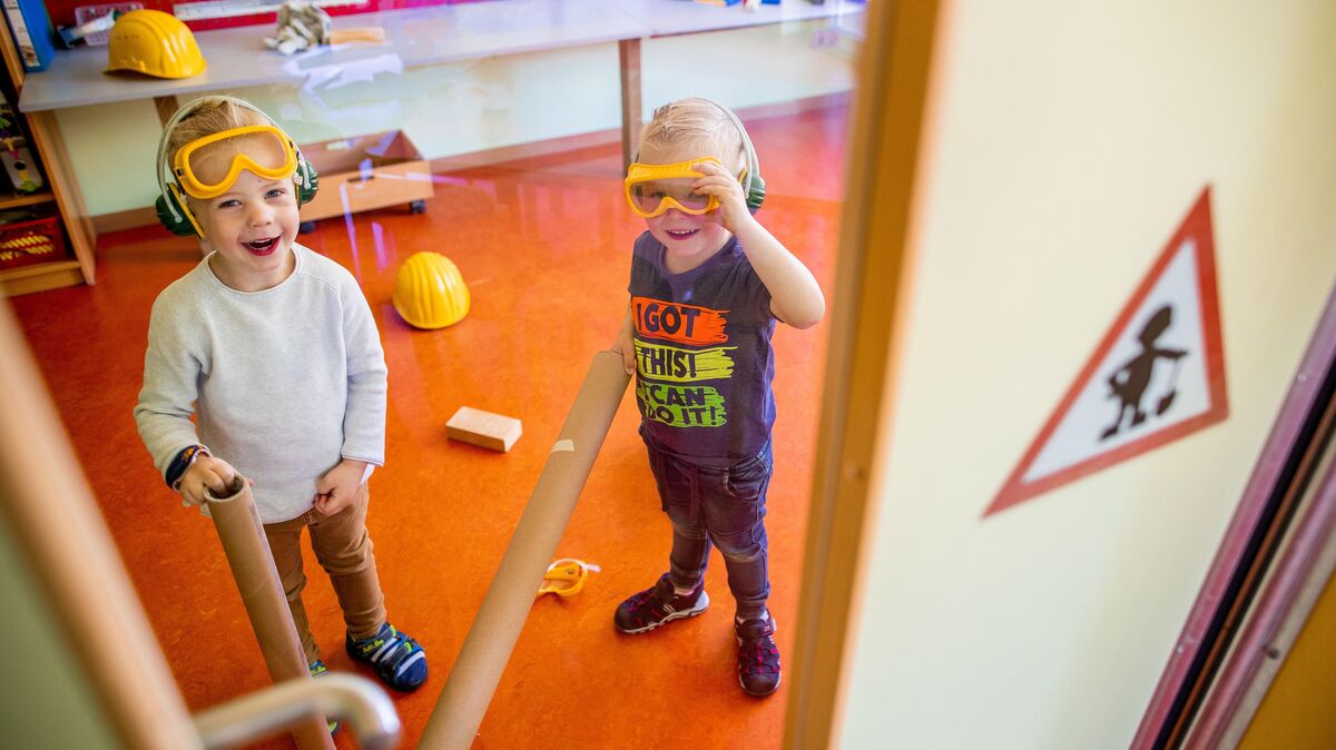 Viele Kindertagesstätten im Kreis Cuxhaven stehen derzeit vor enormen Herausforderungen, da zahlreiche Erzieher sich mit dem Coronavirus infiziert haben. Foto: Büttner/dpa