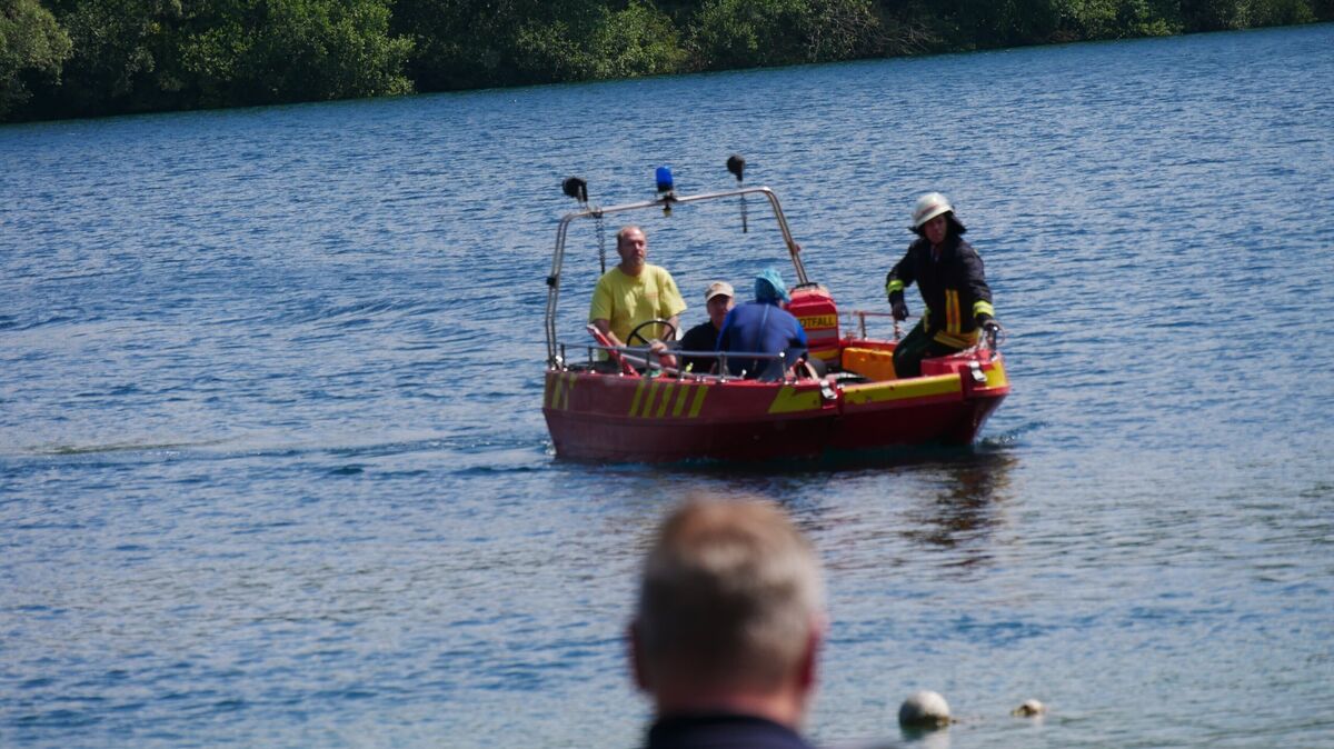 Am Sonnabendmorgen wurden die Rettungskräfte zu einem Tauchunfall am Kreidesee Hemmoor alarmiert. Foto: Lange