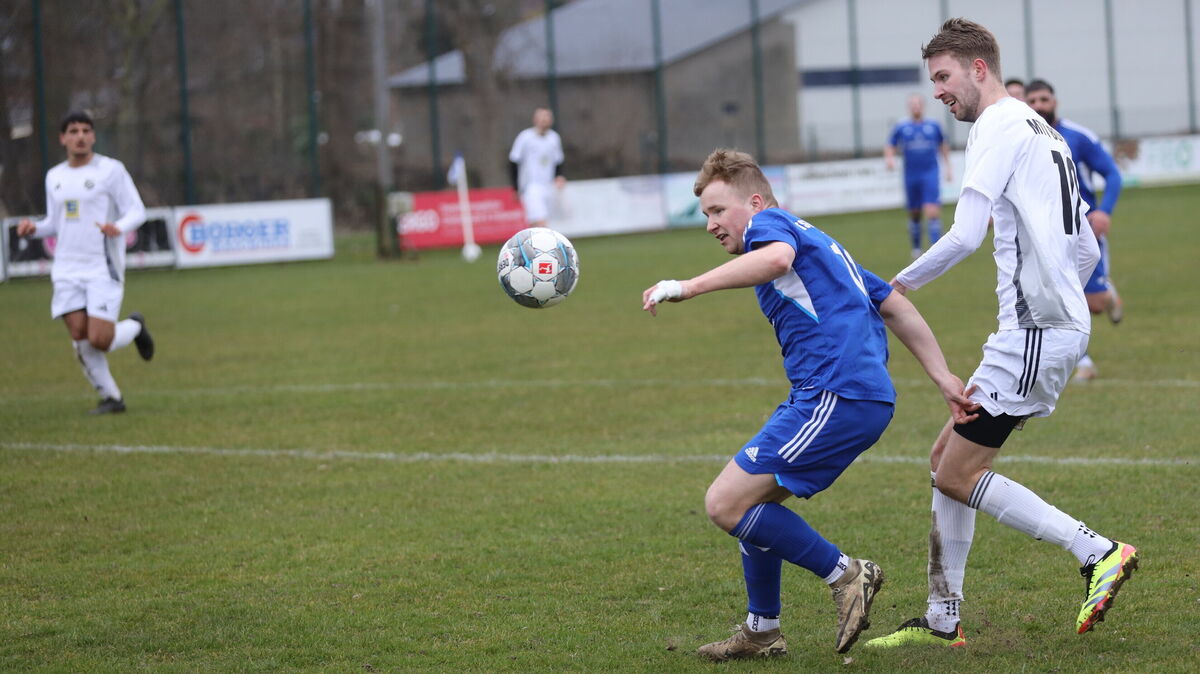 Fabian von Essen erzielte kurz vor dem Ende den 2:2-Ausgleich für den TSV Geversdorf gegen Bokel. Foto: Unruh