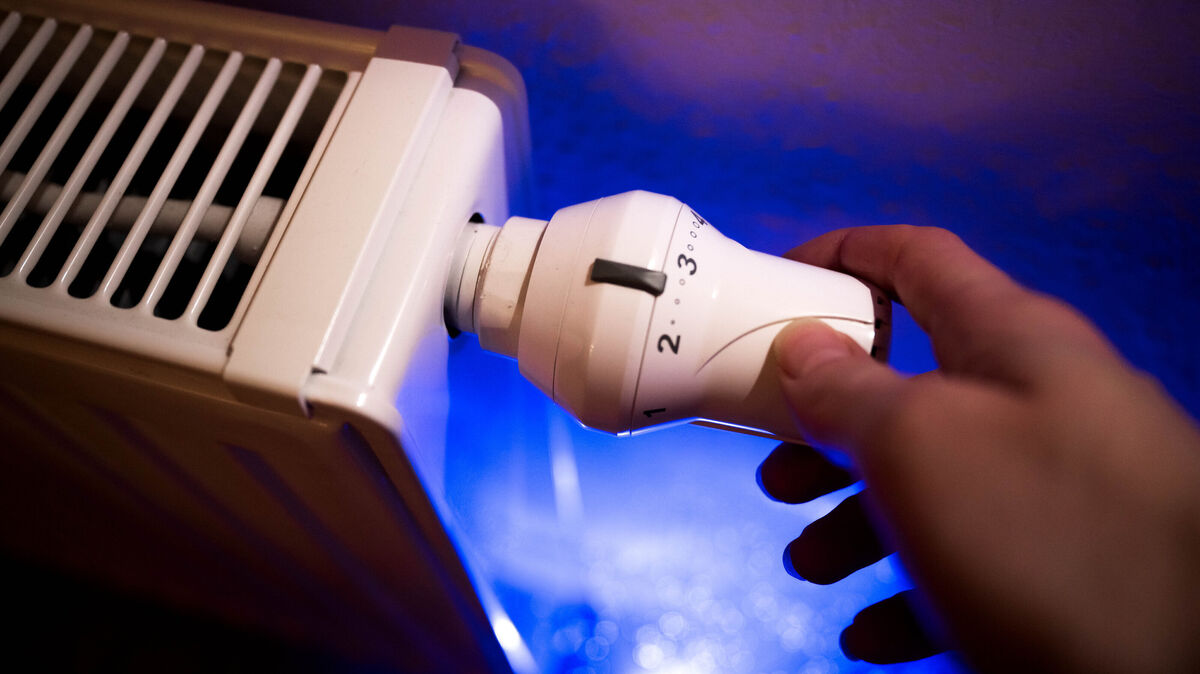 Wo wird aktuell mit Öl geheizt und wo mit Gas? Wo kommen bereits erneuerbare Energien zum Einsatz? Fragen, die im Zuge der sogenannten kommunalen Wärmeplanung in der Samtgemeinde Land Hadeln untersucht wurden. Foto: dpa/Schuldt