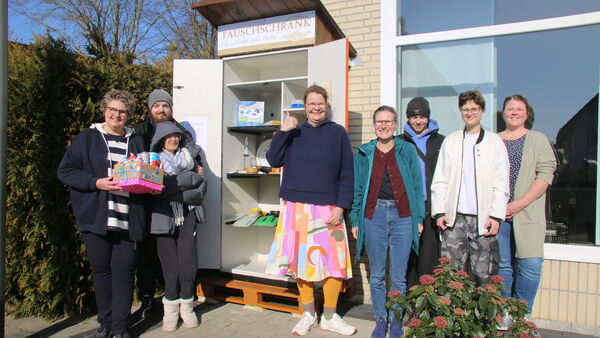 Nachhaltiges Tauschen in Sahlenburg: Der "Geben-Nehmen-Schrank" startet durch