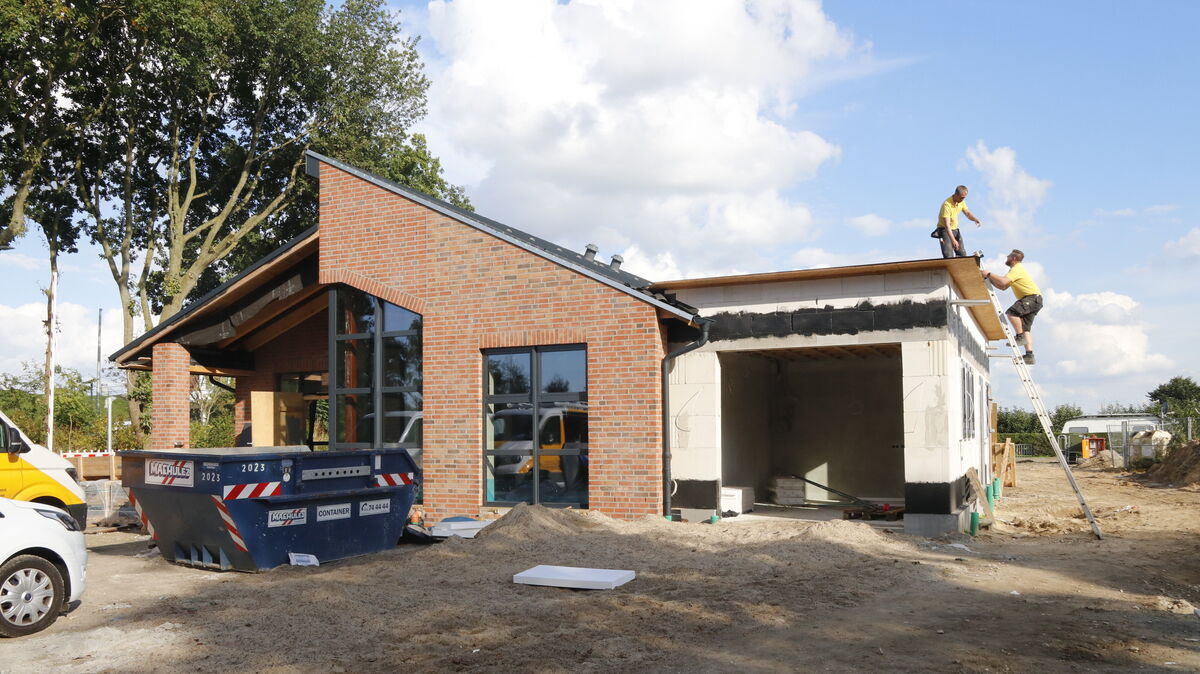 Das Empfangs-/Sanitärgebäude in Altenbruch in der Bauphase vor zweieinhalb Jahren. Foto: Koppe