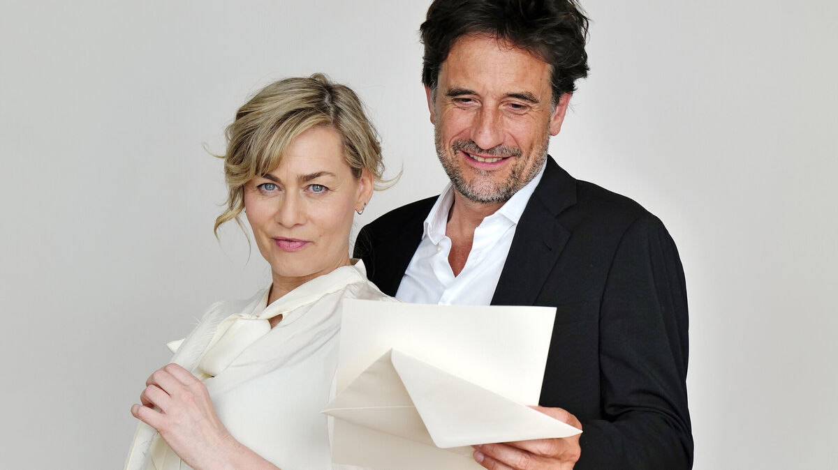 Gesine Cukrowski und Oliver Mommsen in „Schreiben Sie mir, oder ich sterbe“. Foto: LyricalStage