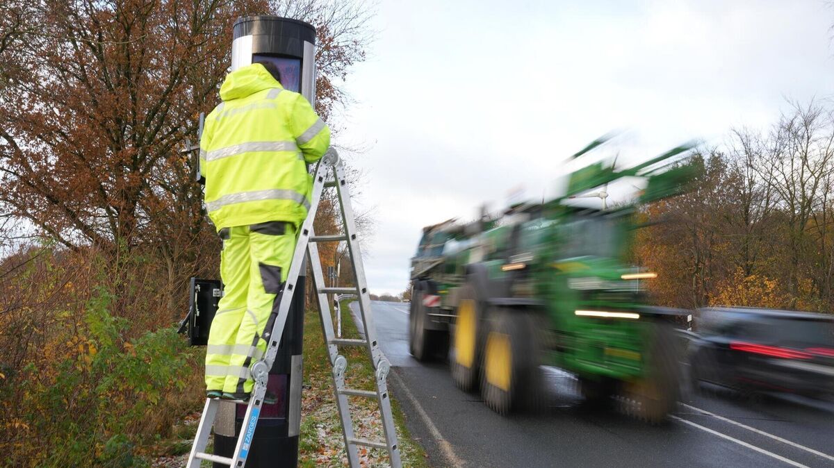 Der neue Blitzer an der Landesstraße 119 auf Höhe des Pendlerparkplatzes Neuenwalde ist seit Mittwoch scharfgeschaltet. Foto: Overschmidt