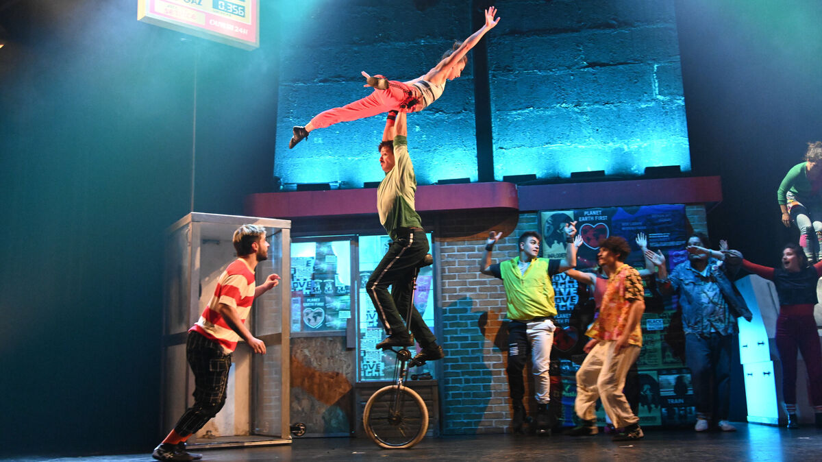 Gruppenakrobatik vom Feinsten ist bei der neuen Show "Changes" im GOP Varieté-Theater Bremen zu erleben. Foto: Ralf Mohr