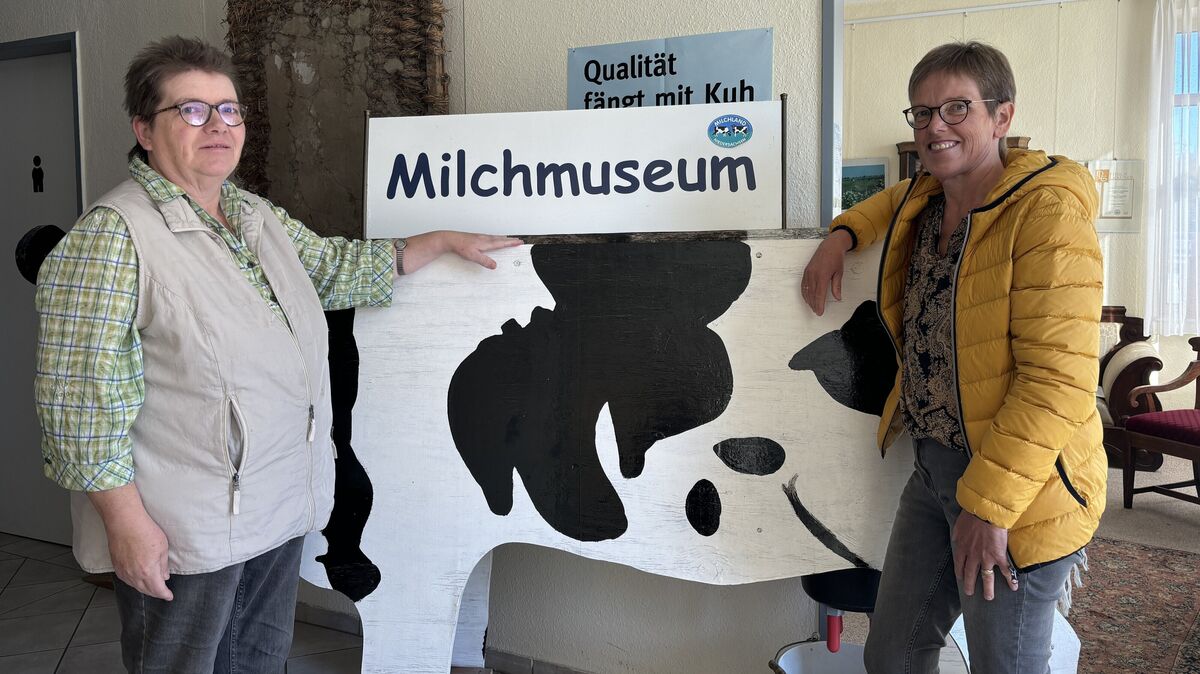 Erika Wisch und Katrin Esselborn machen sich Sorgen um die Zukunft des Milchmuseums. Foto: Grell