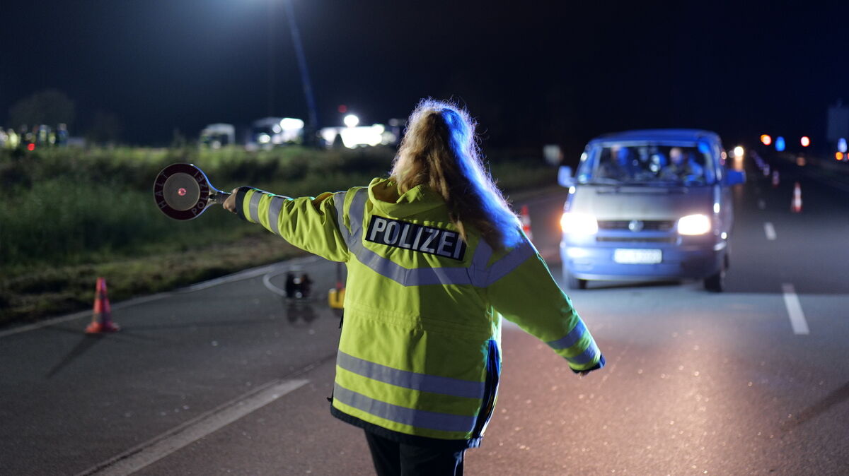 Ein Autofahrer missachtete die Anhaltesignale der Polizei und flüchtete vor der Kontrolle am Wesertunnel. Jetzt wurde er geschnappt. Foto: Polizei