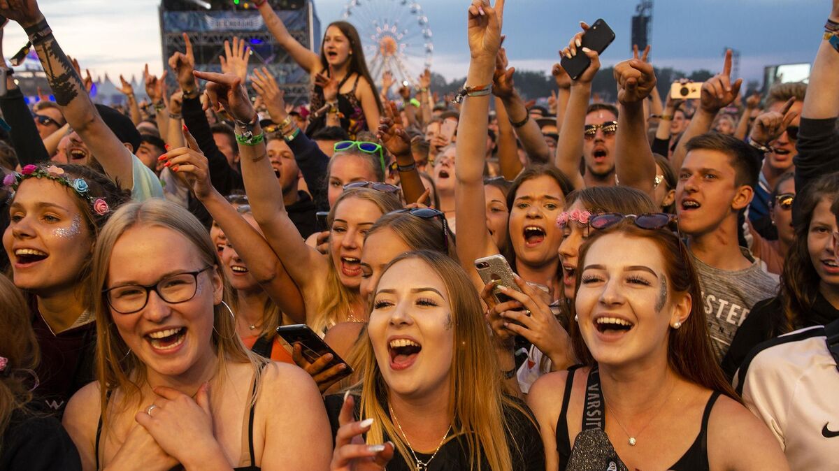 So sonnig wie beim Deichbrand-Festival 2019 wird es in diesem Jahr nicht durchgehend. Zum Wochenende soll das Wetter aber besser werden. Archivfoto: Adelmann