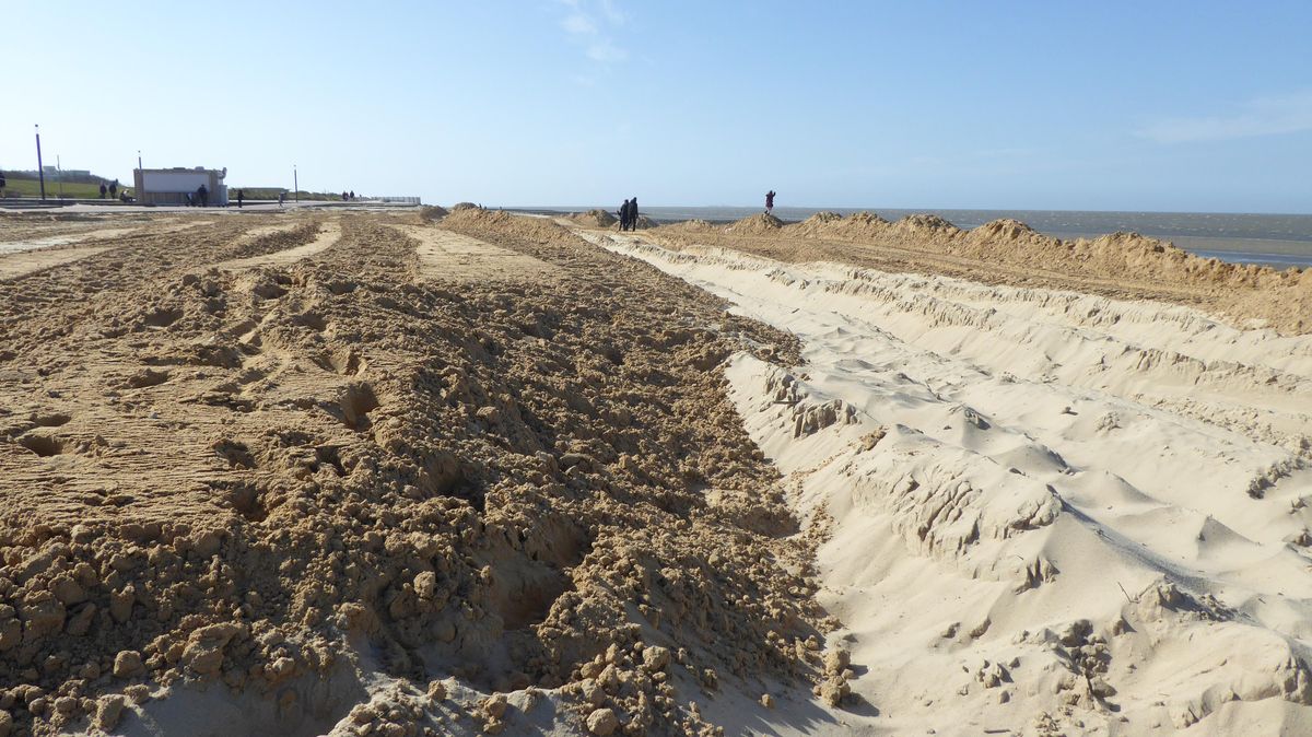 An Cuxhavens Stränden ist jetzt Vereinzelung angesagt, da Ansteckungsmöglichkeiten mit dem Coronavirus und dessen Ausbreitung eingedämmt werden sollen. Fotos: Reese-Winne  