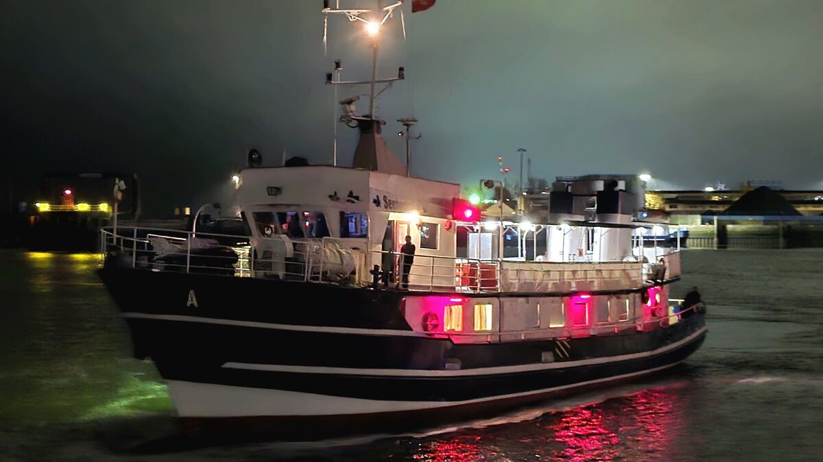 Nach einem Jahr in der Ostsee: Die "Jan Cux II" liegt wieder in Cuxhaven. Foto: Lisa Sonntag