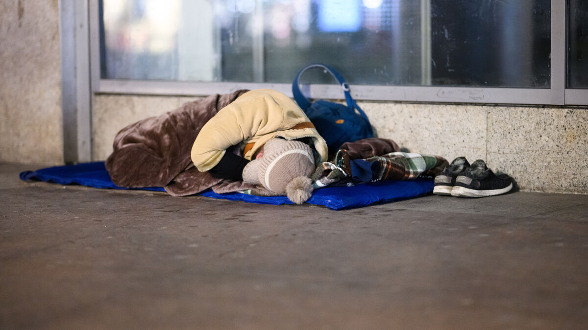 Die Kälte des Winters macht obdachlosen Menschen besonders zu schaffen. Aber auch darüber hinaus benötigen sie Beratung und Begleitung. Foto: Julian Stratenschulte