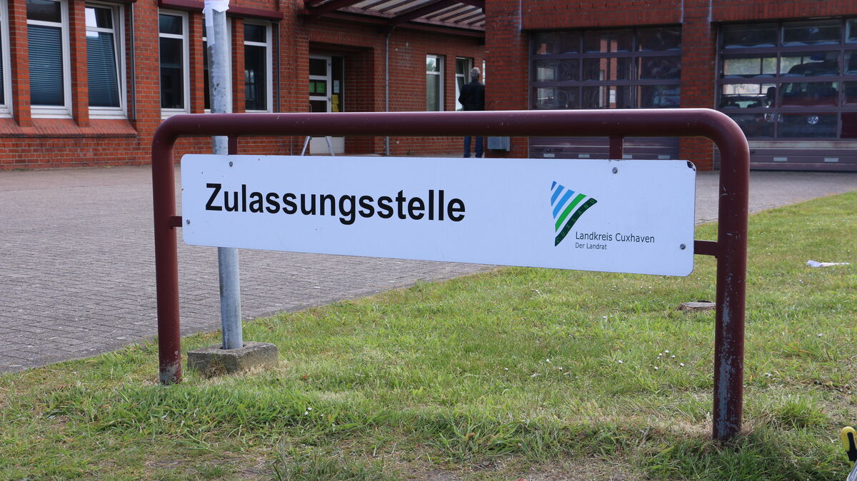 Neben der Zulassungsstelle in Cuxhaven gibt es in Hemmoor und Schiffdorf zwei weitere Standorte. Foto: May