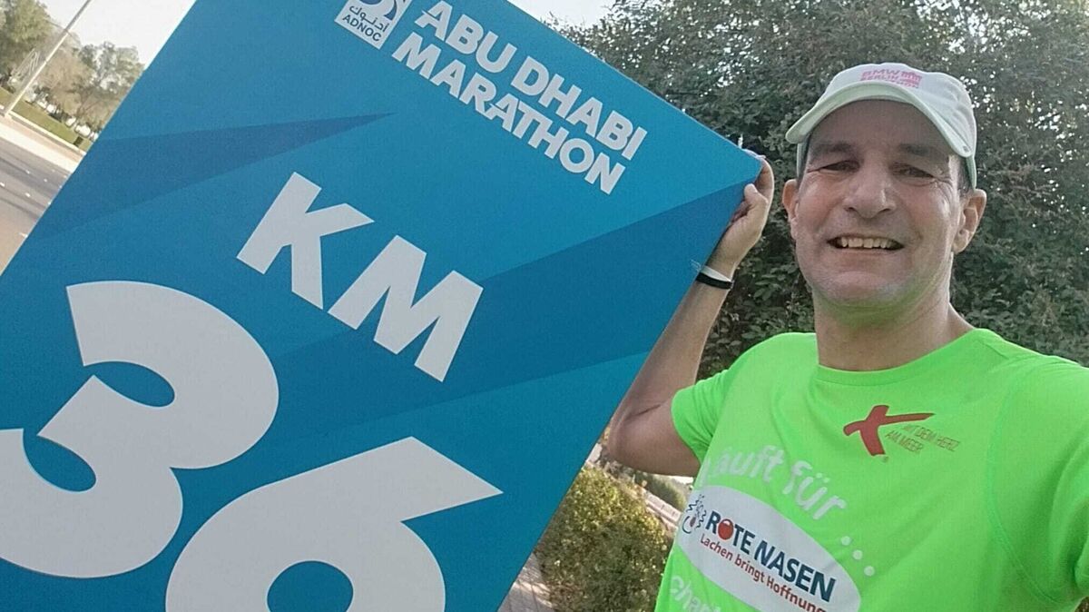 Für den Cuxhavener Olaf Kühn war der Abu Dhabi-Marathon ein ganz besonderes Erlebnis. Er überquerte in 3:59:50 Stunden die Ziellinie. Foto: Privat