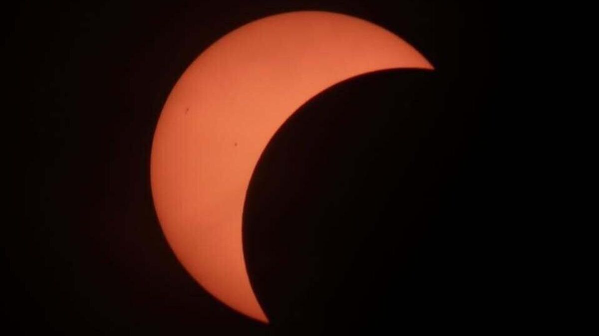 Die partielle Sonnenfinsternis war aus dem Kreis Cuxhaven gut zu sehen. Foto: @jm90_racing