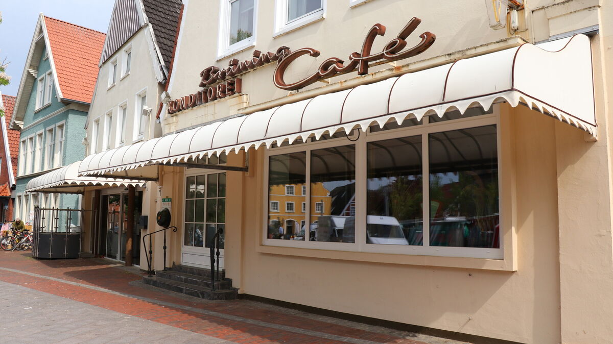 In das Café Brüning am Otterndorfer Kirchplatz kehrt im Sommer neues Leben ein. Foto: Mangels