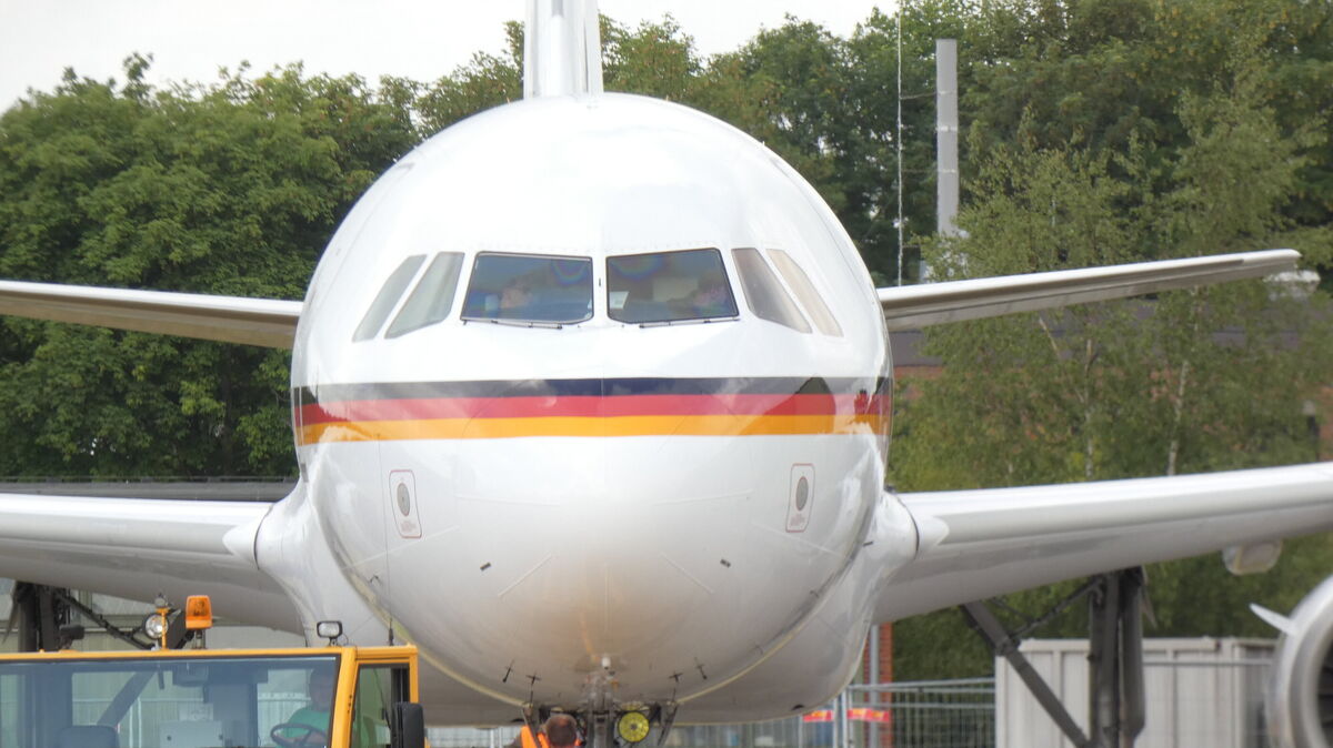 Die Gäste können den ausgestellten Luftfahrzeugen am Sonnabend nah kommen. Foto: Reese-Winne