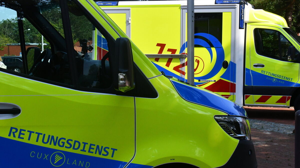 Seit anderthalb Jahren ist der Landkreis Cuxhaven in Verantwortung für den Rettungsdienst. Jetzt wurde die neue Bedarfsplanung vorgestellt. Archivfoto: Egbert Schröder