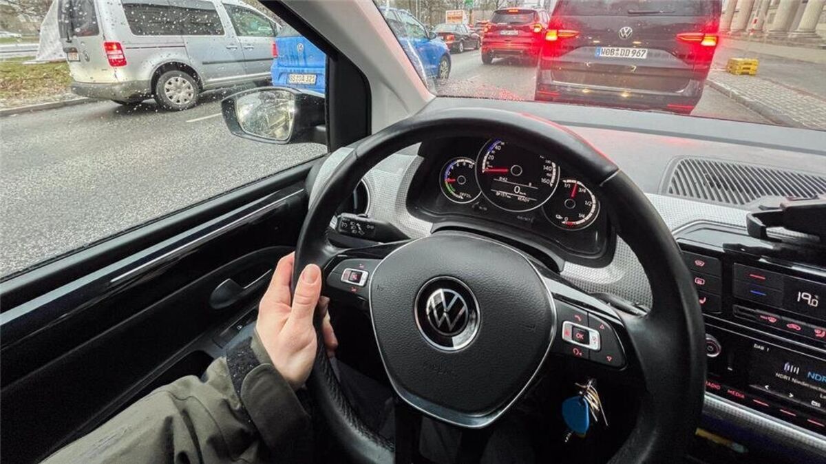 Die regulären Kündigungstermine sind in der Regel spätestens Ende November. Foto: Julian Stratenschulte/dpa