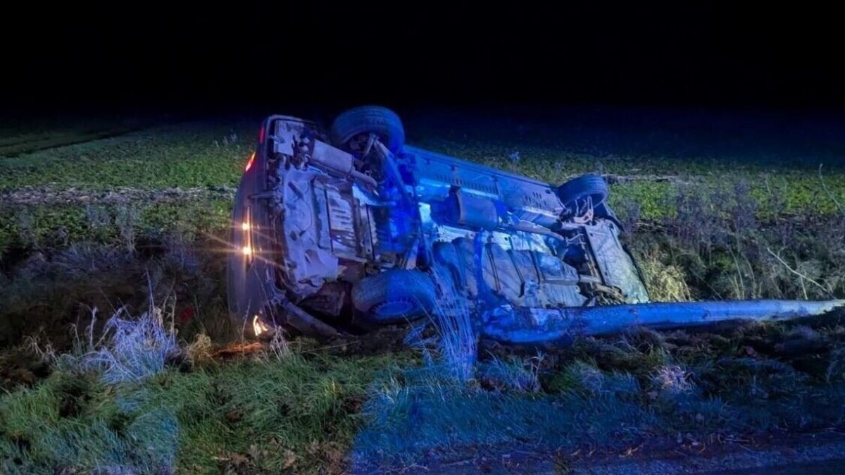 Auf der Landstraße 127 ereignete sich ein schwerer Unfall. Foto: Polizeiinspektion Stade