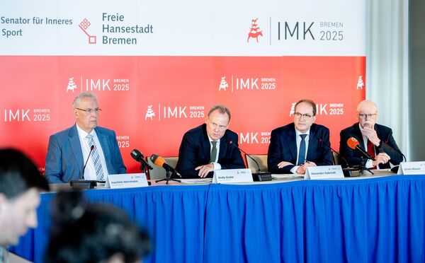 Innenminister beraten über Drohnen, Drogen und Fußball