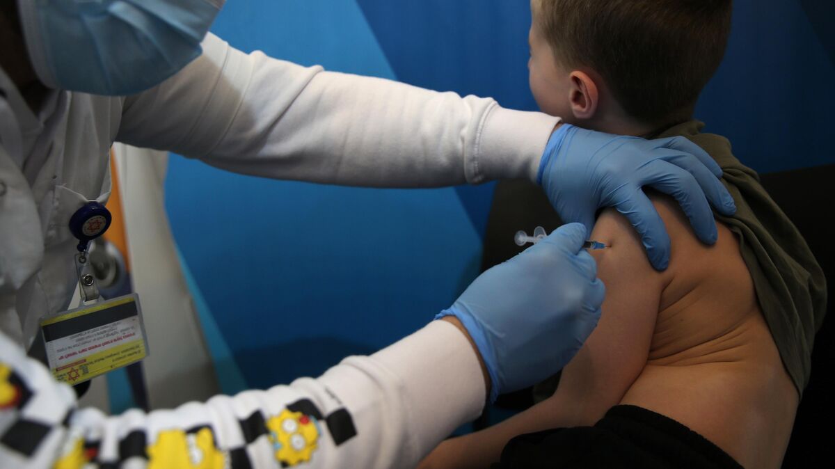 Auch Kindern soll unter bestimmten Bedingungen eine Impfung gegen das Corona-Virus möglich gemacht werden. Symbolfoto: Muammar Awad/dpa