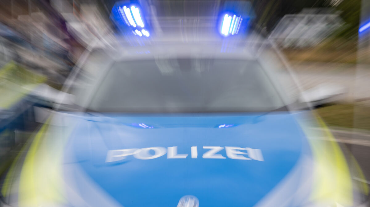 Beamte der Polizeiinspektion Cuxhaven wurden am Sonntag auf einen VW Polo in Cuxhaven-Altenbruch aufmerksam. Foto_ dpa