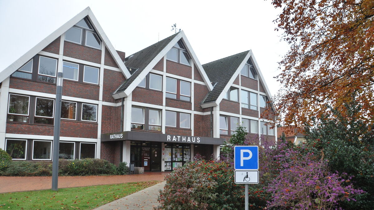 Das Rathaus in Cadenberge: Zur Kommunalwahl 2026 wird ein neuer Bürgermeister gewählt. Foto: Kramp