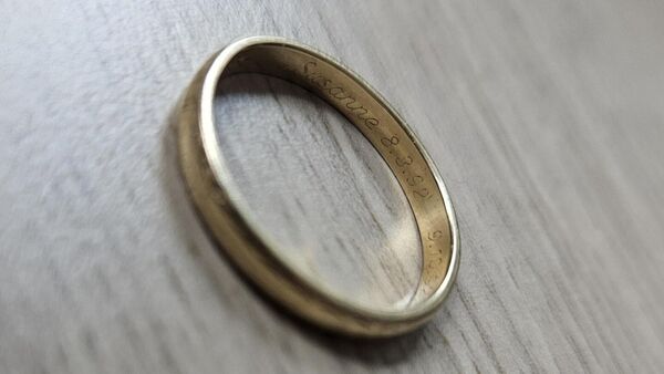 Nach Einbruch in Lüdingworth: Polizei sucht Eigentümer von graviertem Goldring