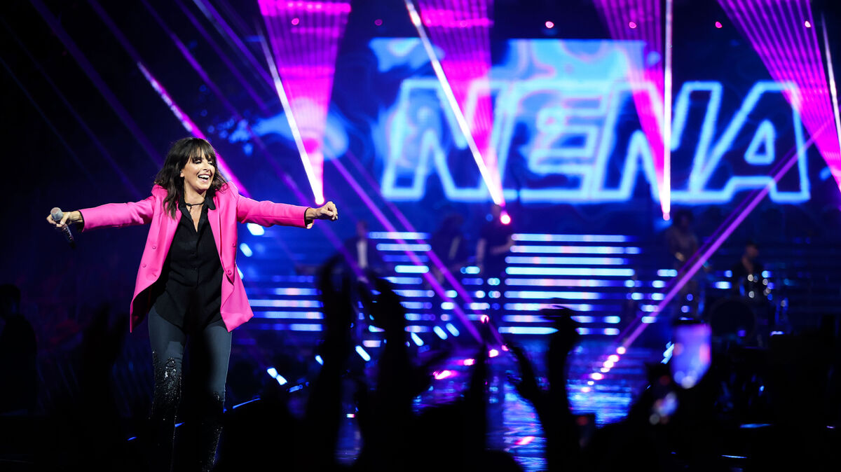 Schlagersängerin Nena auf der Bühne - im nächsten Sommer kommt sie nach Cuxhaven. Foto: dpa/Woitas