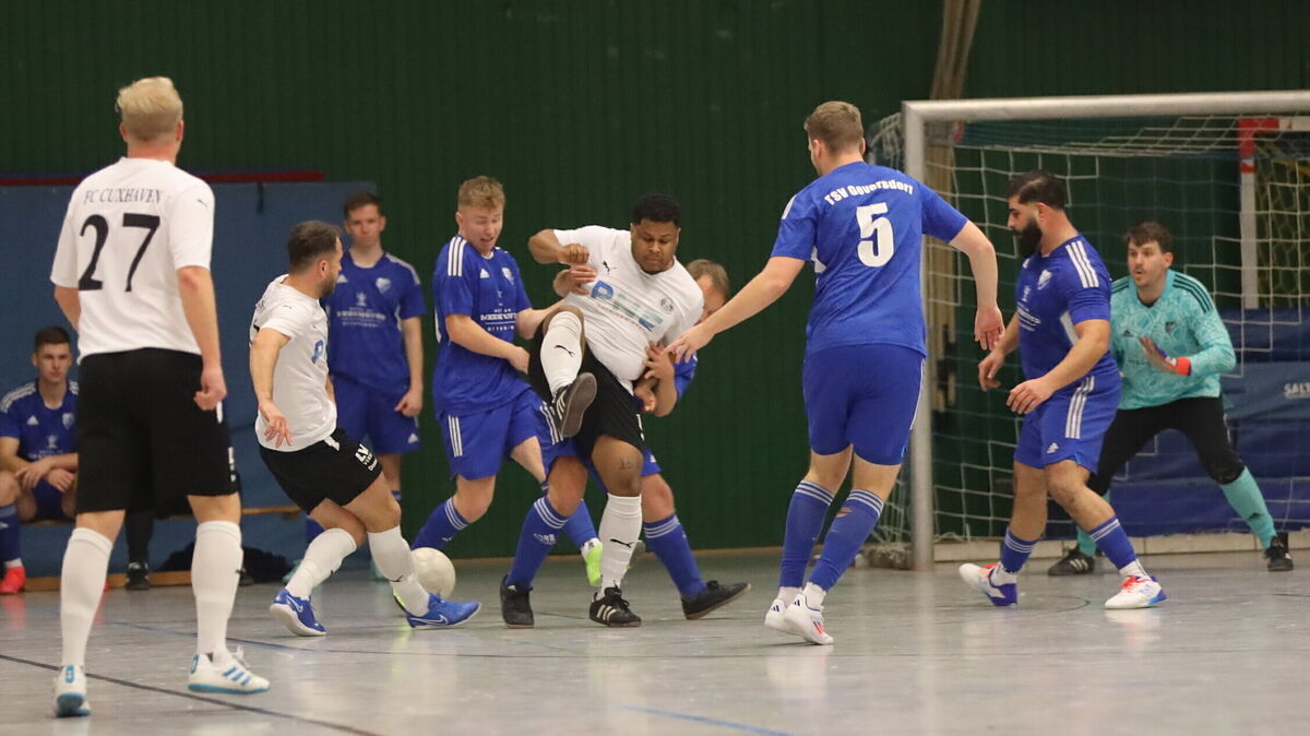 Der FC Cuxhaven und der TSV Geversdorf können beim Qualifikationsturnier in Cadenberge frühestens in der Endrunde aufeinandertreffen. Foto: Unruh