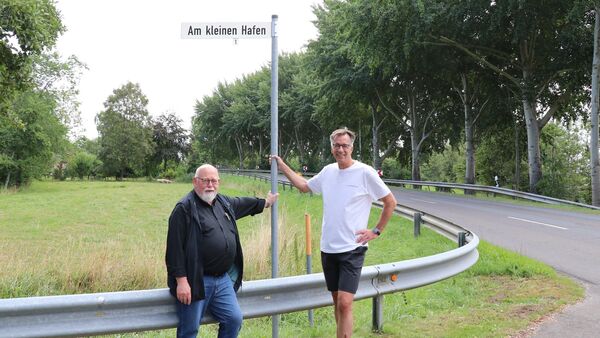 Der kleine Hafen am Hadelner Kanal in Osterbruch bekommt eine eigene Adresse