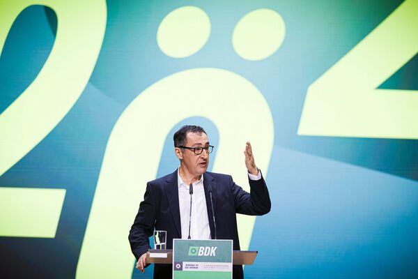 «Wir können Auto» – Özdemir wirbt für bodenständige Grüne