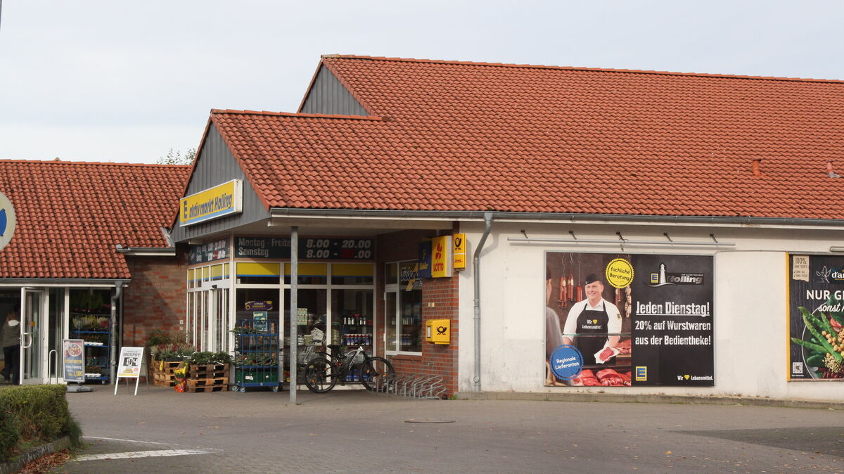 Die Türen des Edeka-Markts Holling in Altenwalde schließen sich für die kommenden vier Wochen. Das Geschäft wird  komplett modernisiert und neu eingerichtet. Foto: Reese-Winne