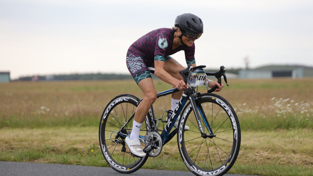 Anke Schmitz-Elvenich ist eine Ausnahmeathletin. Die Cuxhavenerin wurde zum wiederholten Mal Deutsche Meisterin im Triathlon in ihrer Altersklasse. Foto: Unruh