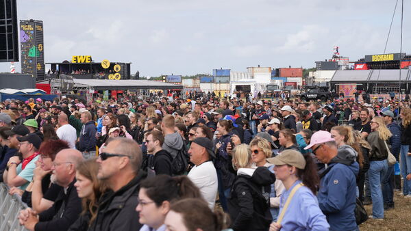 Deichbrand 2026 neigt sich dem Ende zu - die Bilder des Tages vom Festival-Sonntag