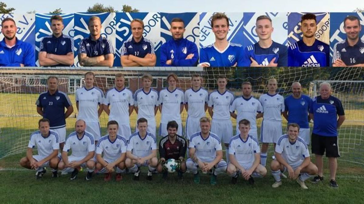 Die Mannschaft des TSV Geversdorf (vorne v.l.): Jens von Bargen, Kevin Stroh, Vincent Wischhusen, Mark Ramm, Marius Thiem, Chris Oschwald, Hans-Gustav Bebba, Felix Miertsch. Stehend v.l.: Trainer Matthias Gersonde, Moritz Gellert, Niels Nordmann, Benedikt Fastert, Florian Wist, Miklas Wobser, Lennard Gersonde, Siegfried Krugmann, Iven Zupke , Mirko Stroh, Co-Trainer Reiner Blohm. Oben eingeklinkt v.l.: Erik Rathke, Dennis Rademacher, Jan Hendrik Mahler, Florian Höhk, Jannis Stroh, Jonas von Borstel, Joris Mende, Noah-Maurice Itgen, Bastian Kemme.