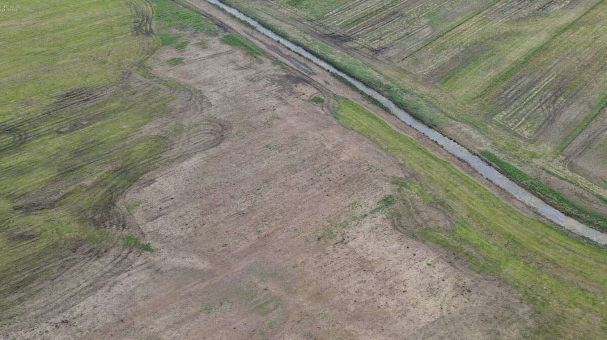 Drohnenbilder wie dieses können laut Bremerhavens Oberbürgermeister Melf Grantz zur Aufklärung der Ursachen des Fischsterbens durch mögliche Gülle-Einträge beitragen. Foto: Stadt Bremerhaven